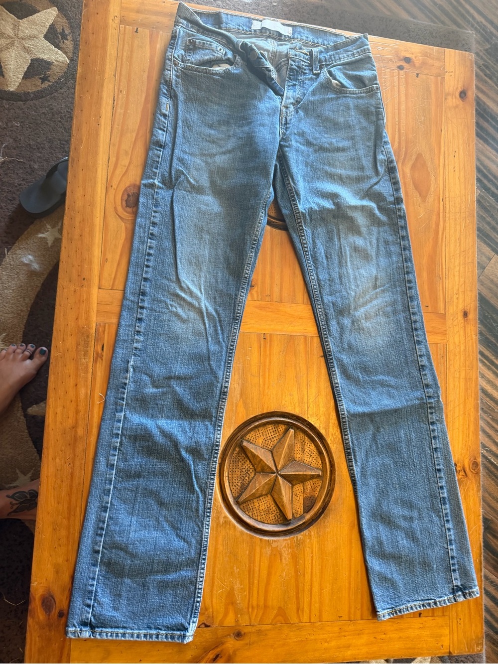 Levi's Relaxed Straight Jeans in Medium Blue Wash